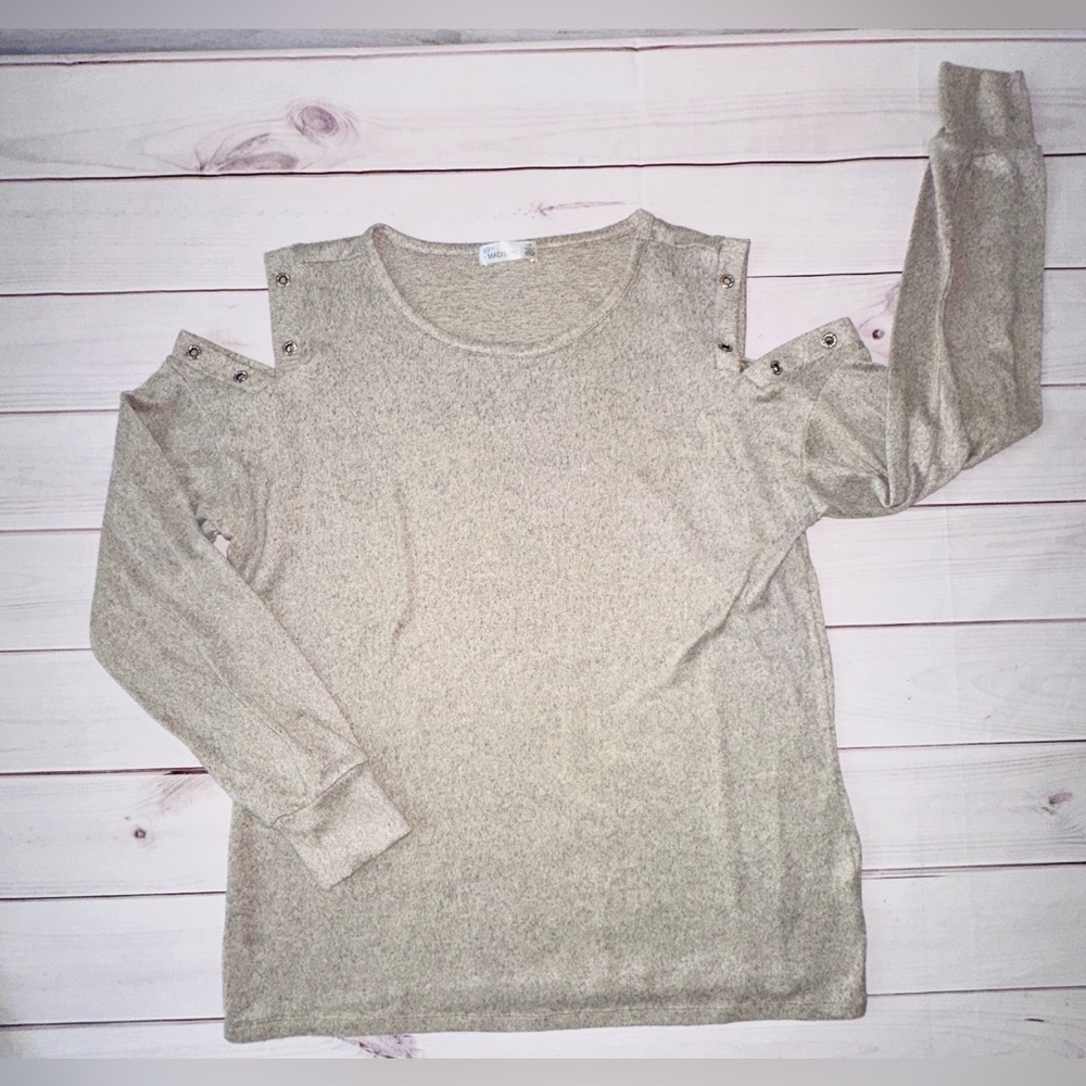 89th + Madison Women’s Cold-Shoulder Long Sleeve Top – Size Large Comfortable